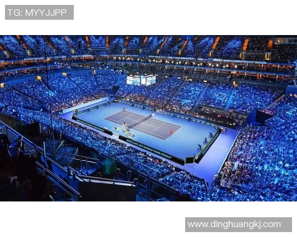 新冠疫情期间足球球星的挑战与坚韧精神：他们如何应对赛场与生活的双重考验