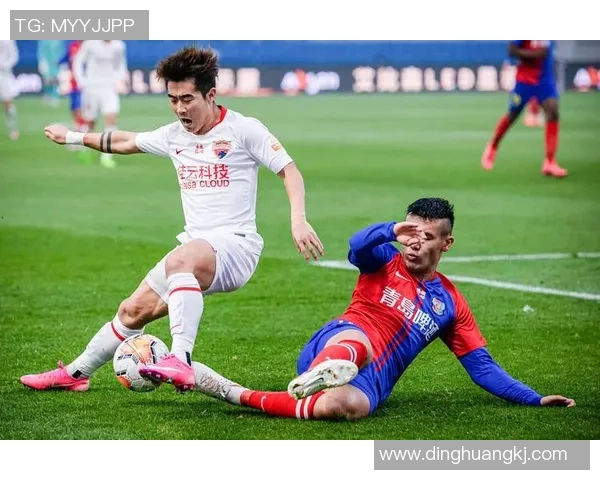 烧烤店偶遇中超足球球星 握手合影引粉丝热议惊喜不断 烧烤店偶遇中超足球球星 握手合影引粉丝热议惊喜不断