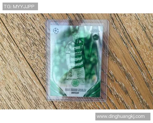 球星卡挂链足球：集热爱与收藏于一体的创新潮流配饰