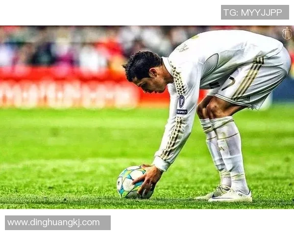 球星独爱足球动作揭秘：从梅西的变向到C罗的空中飞人技术