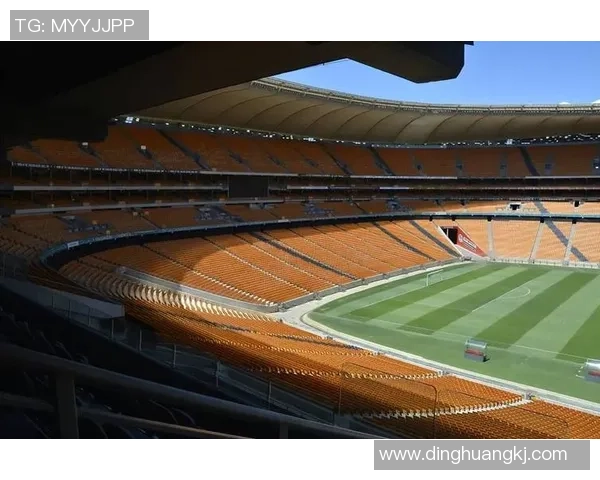 百位足球巨星风采全景解析 球场传奇与历史瞬间集锦