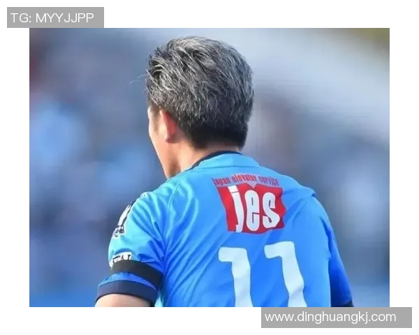 第十一号球星是谁？揭秘足球场上最具神秘感的传奇人物