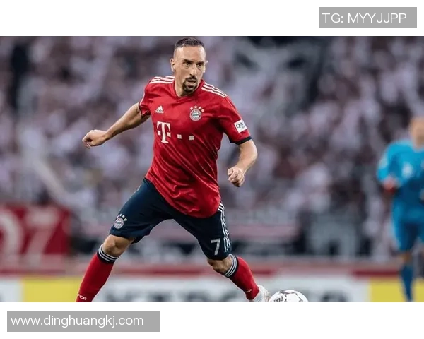 足球巨星风云榜：传奇球员成就与影响力的全景解读