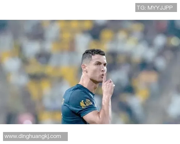 足球明星背后的故事:从草根到巨星,他们如何在赛场上拼搏与突破 足球明星背后的故事:从草根到巨星,他们如何在赛场上拼搏与突破