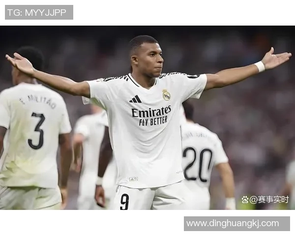 足球界两位拥有尖牙利齿的球星揭秘 他们的锋利笑容与进攻实力并驾齐驱