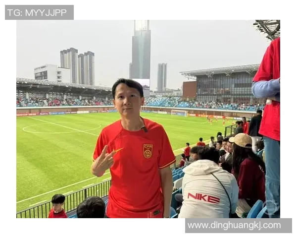 足球网红球星转会加盟职业队引发热议 打破传统足球圈界限 足球网红球星转会加盟职业队引发热议 打破传统足球圈界限