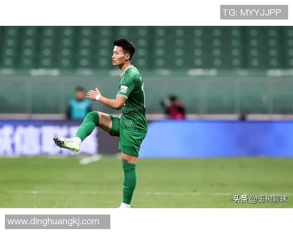 青岛足球队球星风采盘点 聚焦本土与外援的精彩表现 青岛足球队球星风采盘点 聚焦本土与外援的精彩表现